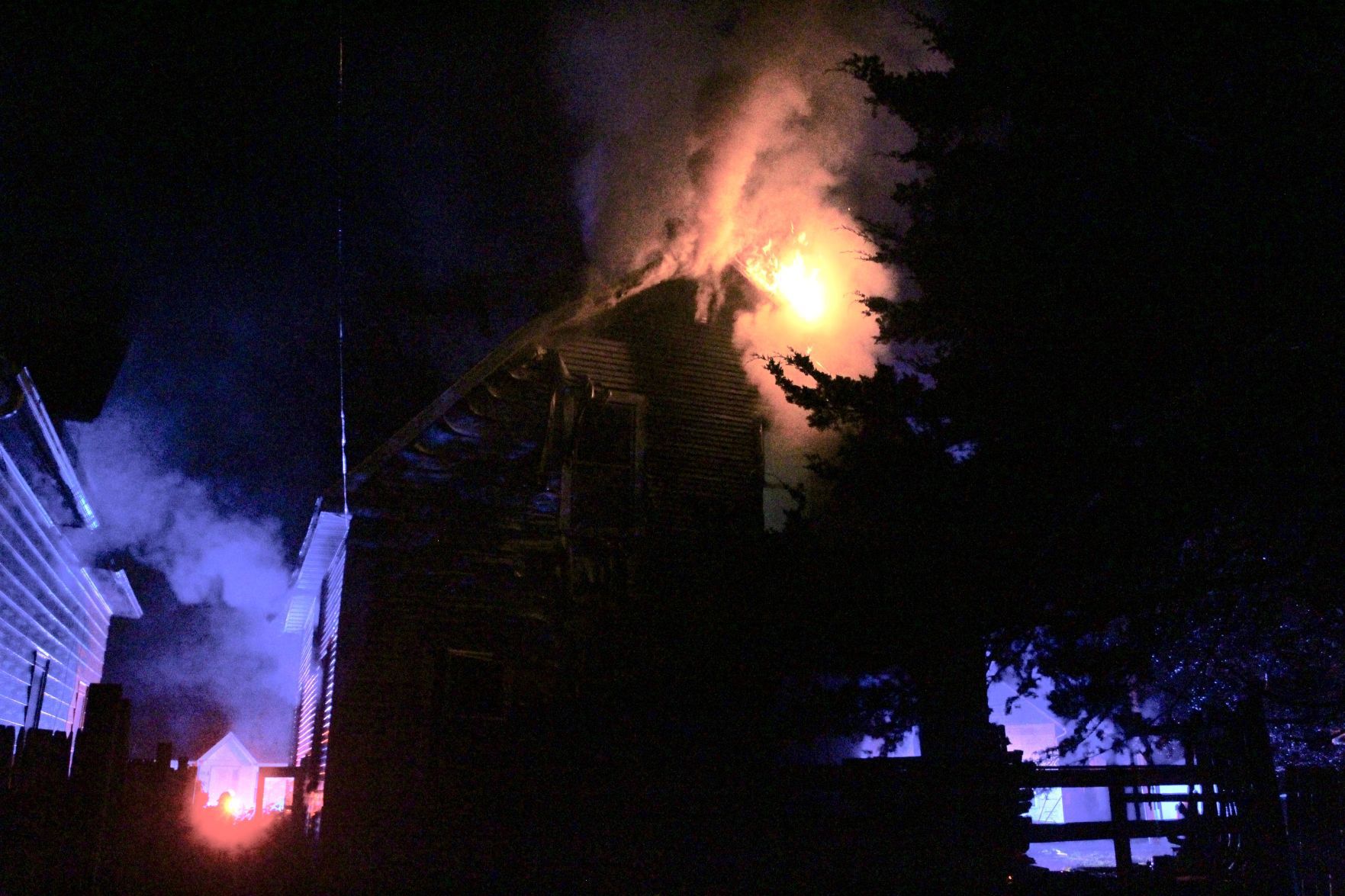 072419jr-summit-fire-4